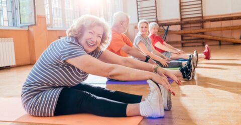 cours de sport stretching seniors
